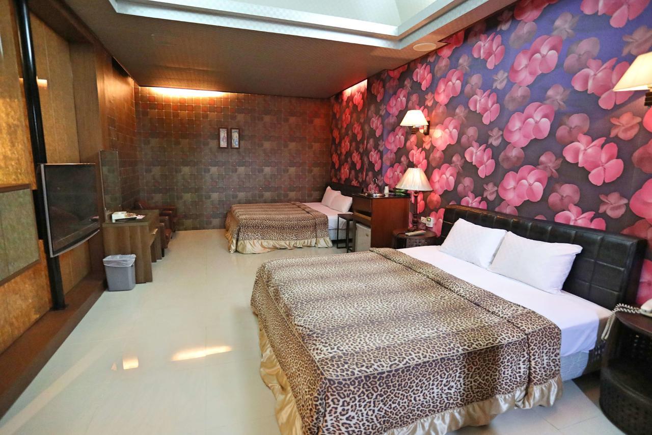 Hua Jia Motel ไถหนาน ภายนอก รูปภาพ