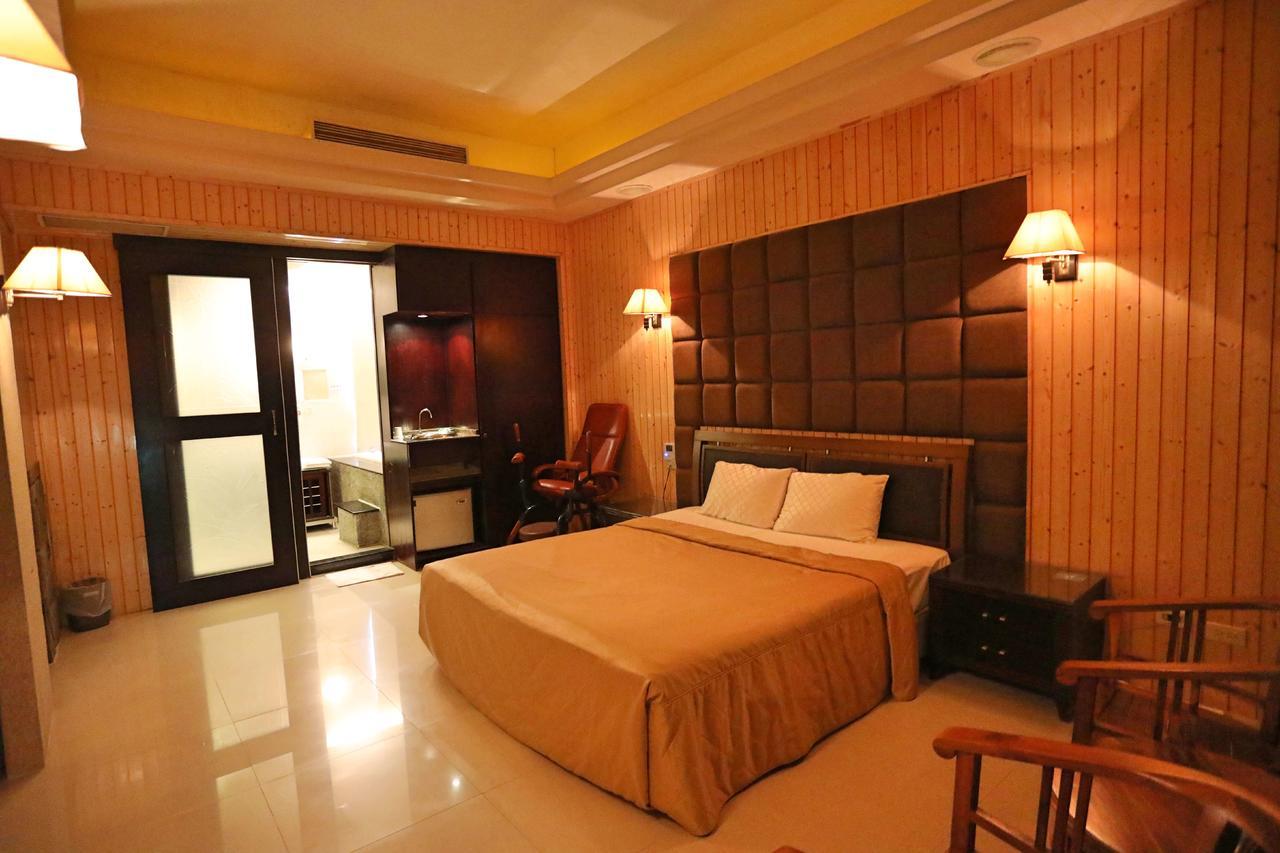 Hua Jia Motel ไถหนาน ภายนอก รูปภาพ