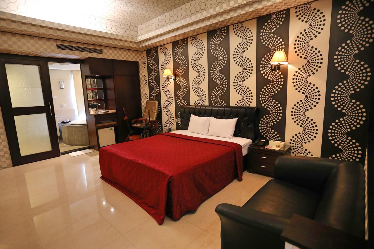 Hua Jia Motel ไถหนาน ภายนอก รูปภาพ