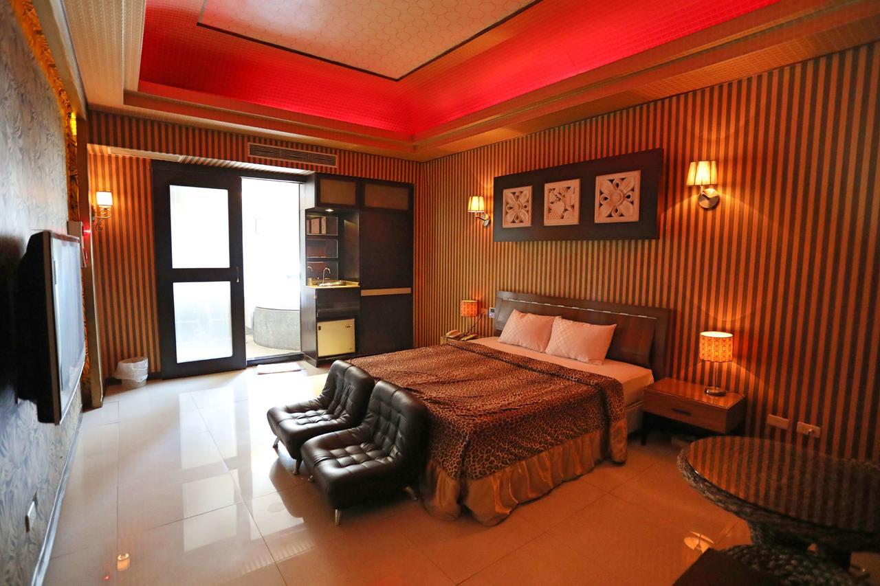 Hua Jia Motel ไถหนาน ภายนอก รูปภาพ