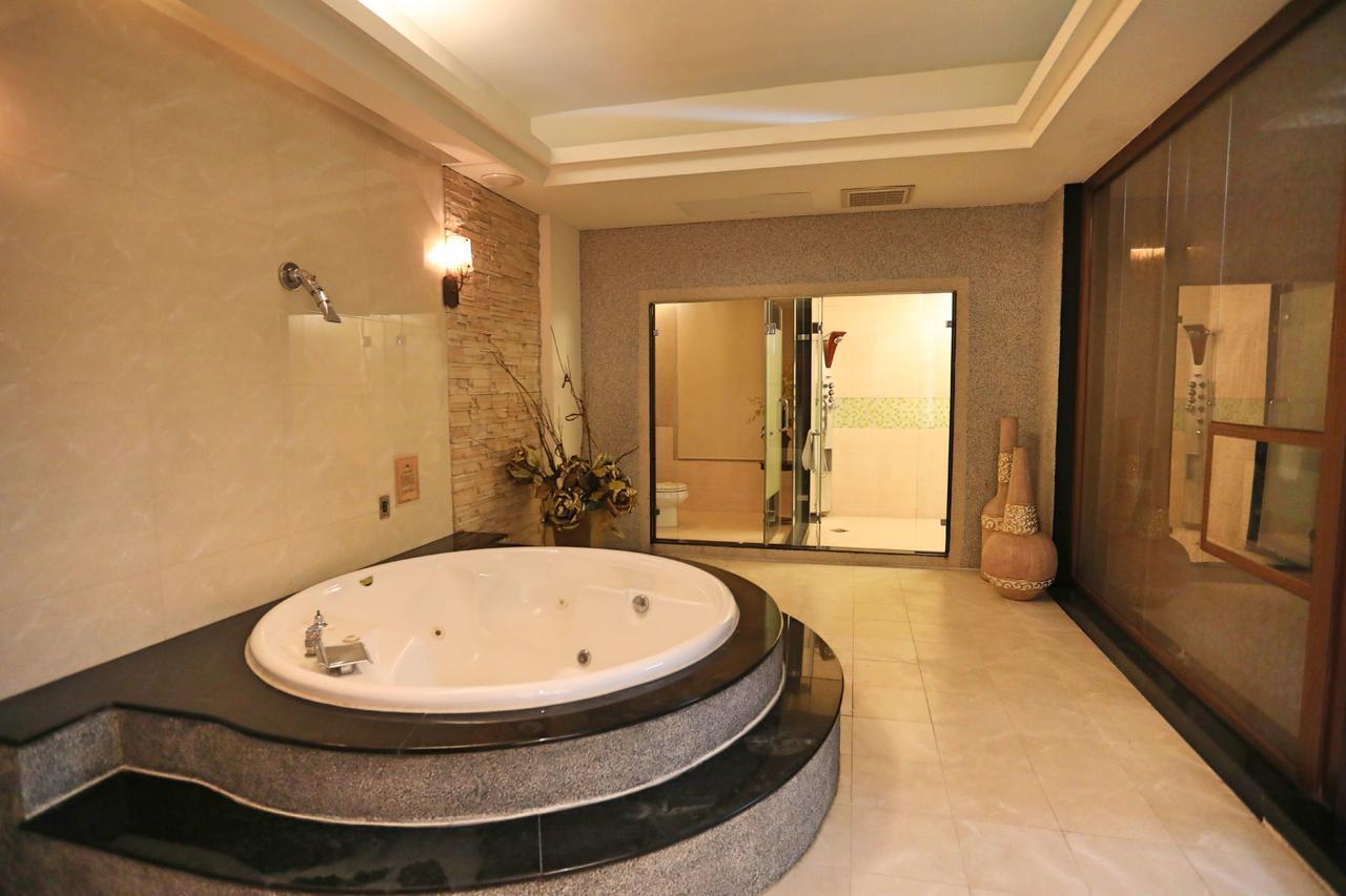 Hua Jia Motel ไถหนาน ภายนอก รูปภาพ